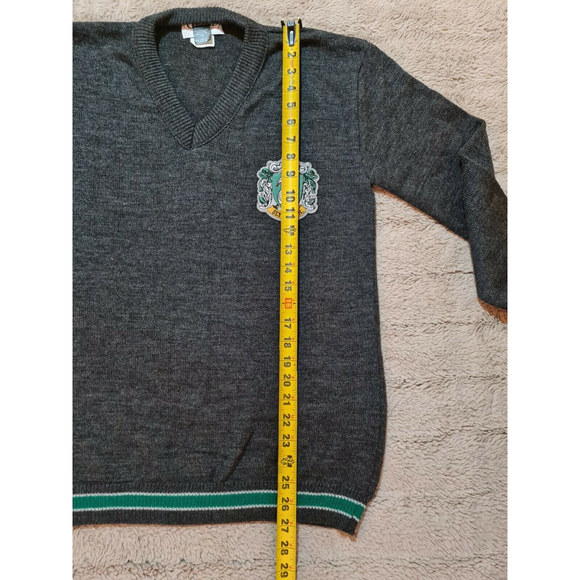 Harry Potter Slytherin Uniform V-Neck Sweater Size Adult M Grey/Green - Picture 7 of 7